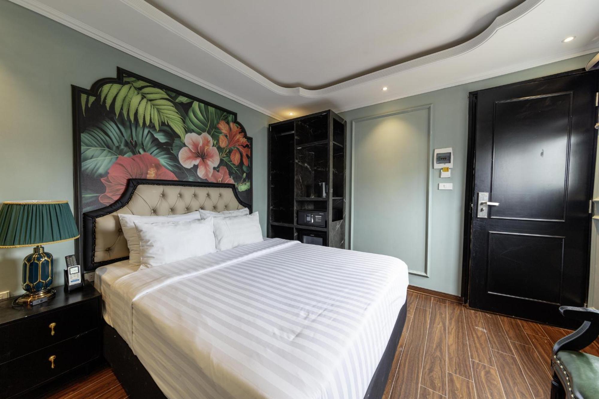 Madelise Amica Hotel And Travel Hanoi Exterior photo