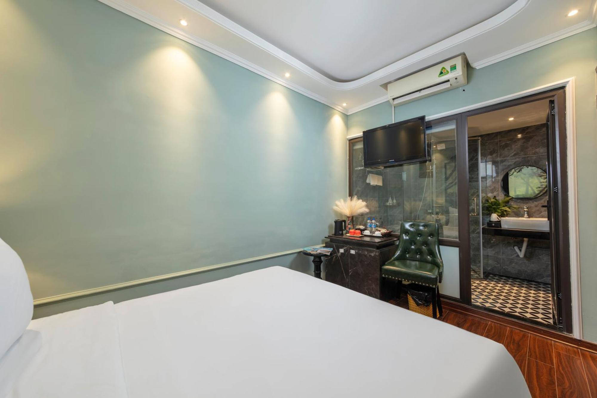 Madelise Amica Hotel And Travel Hanoi Room photo
